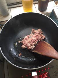 辣版炸酱面的做法步骤4