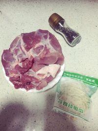 黑胡椒猪肉肠的做法步骤1