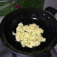 韭薹炒鸡蛋的做法步骤8