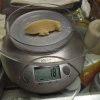 蛋黄莲蓉月饼—广式经典的做法步骤10